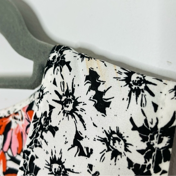 Cabi Size Small Layered Seraphina Sleevless Top Pink Ruffle V-Neck Blouse Floral - Picture 3 of 6